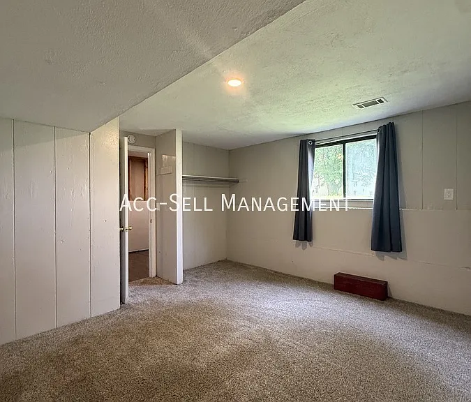5245 Rich St #5245 — Photo 10