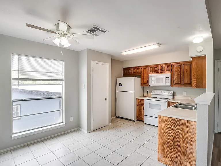 8419 Riverstone Dr #D — Photo 7
