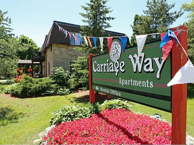 Carriageway — Photo 1