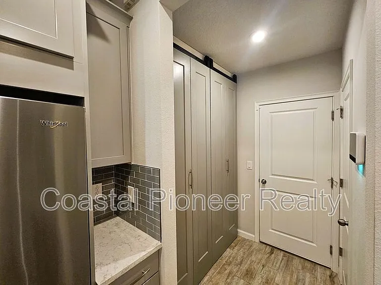 19403 Blue Pond Dr — Photo 8