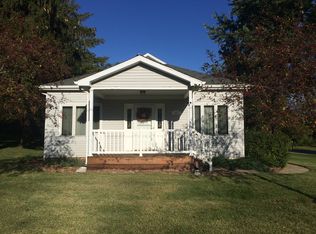 402 S Main St, Athens, IL 62613