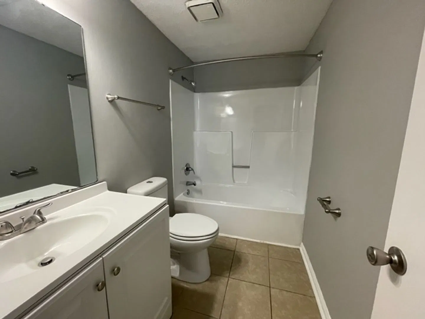 111 Claybill NW — Photo 3
