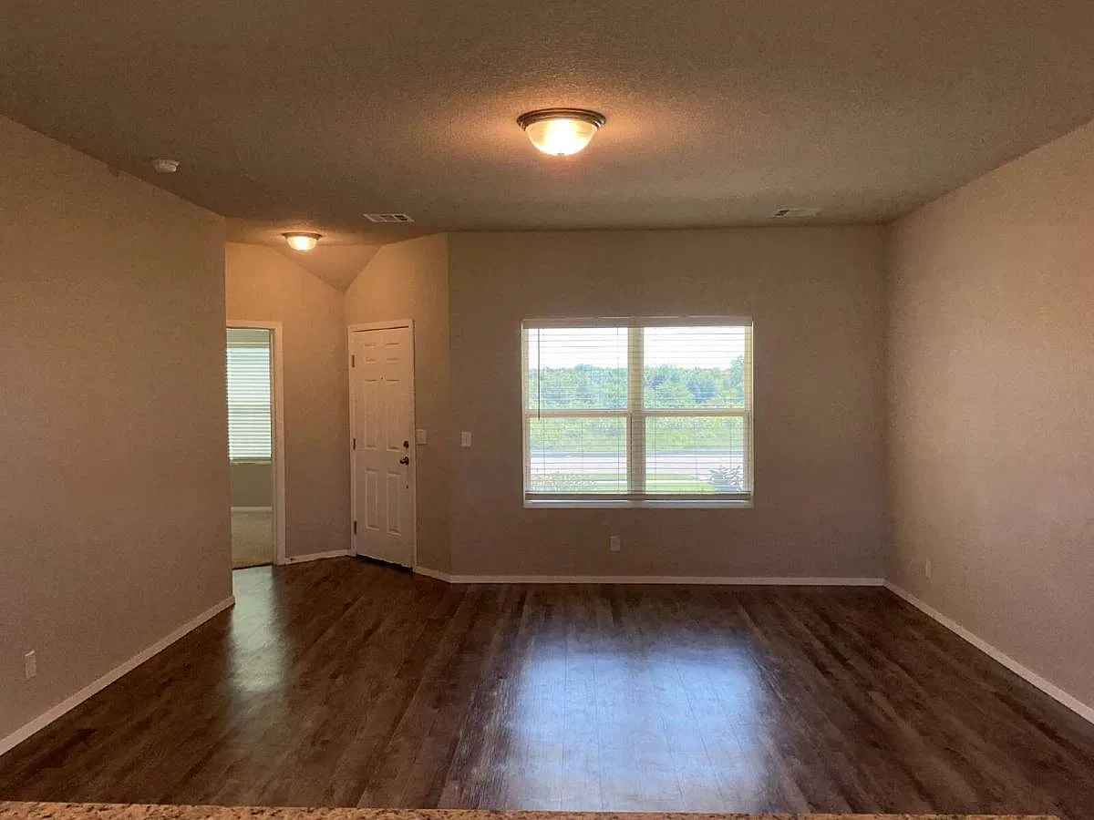 1720 S 15th St in Broken Arrow, OK 74012 — Photo 3