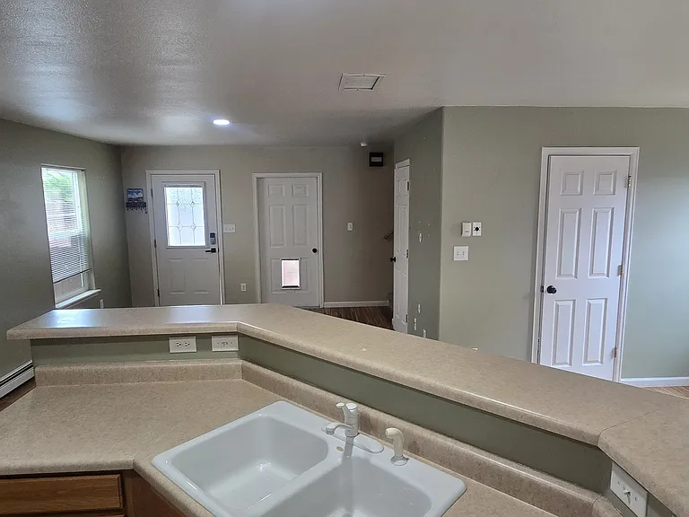 2823 Village Park Dr — Photo 3