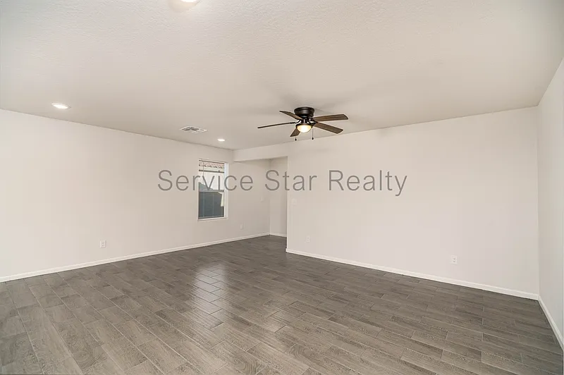 3 bed, 2.0 bath, 1376 sqft, $1,795 — Photo 4