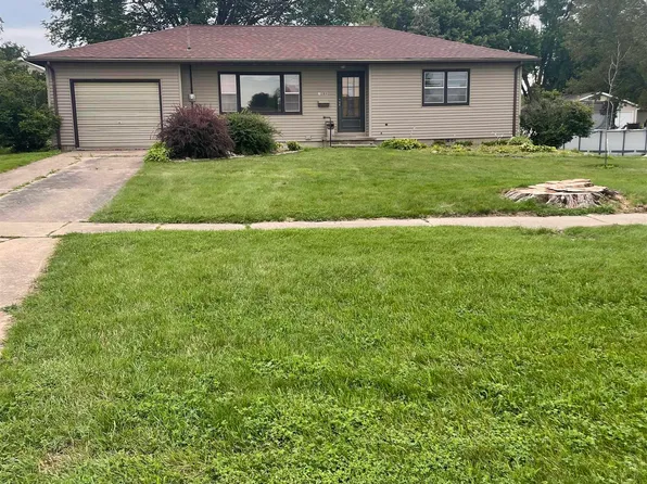 1209 Clark St, Dysart, IA 52224