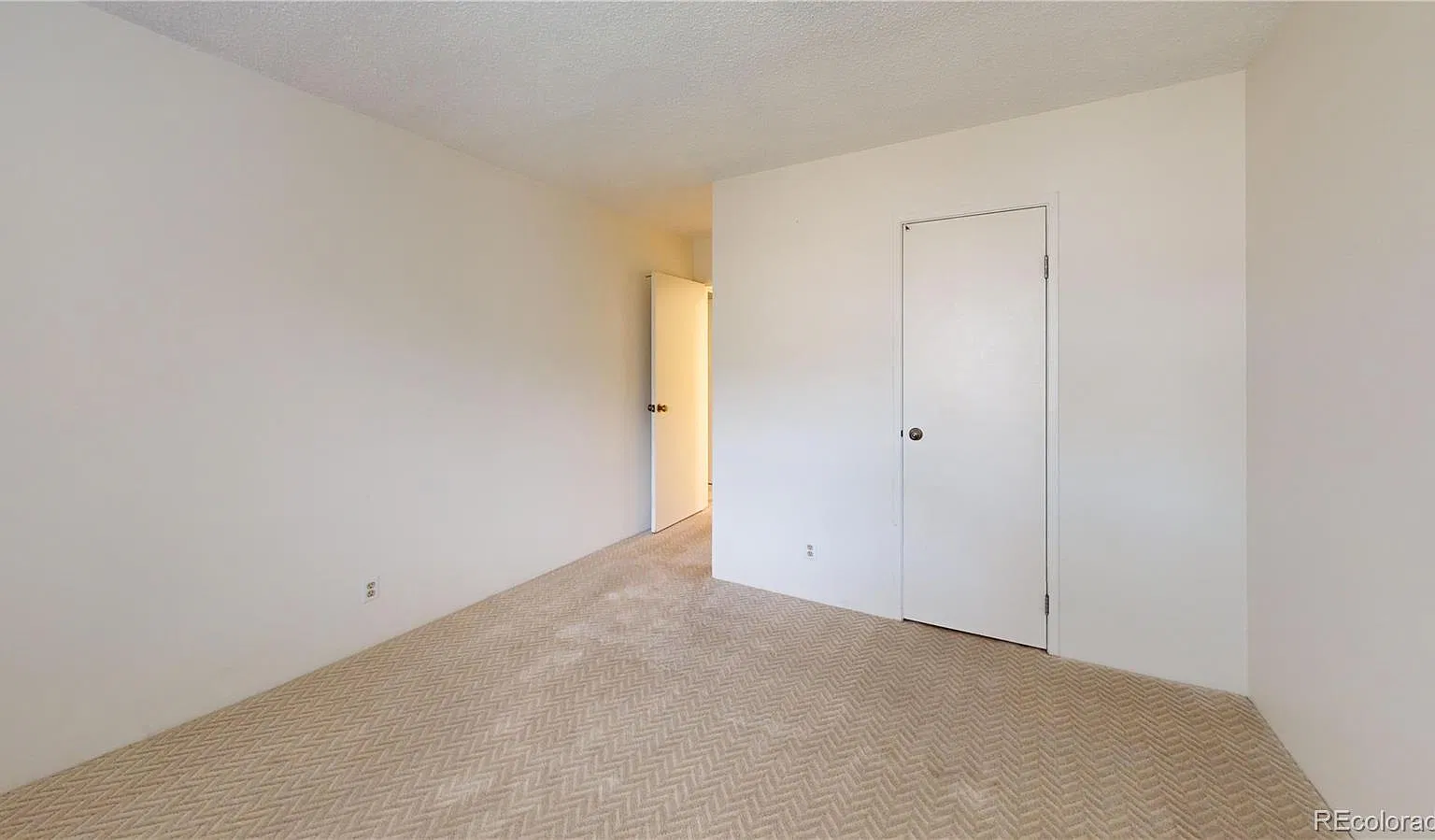 2 bed, 1.0 bath, 945 sqft, $1,895 — Photo 4