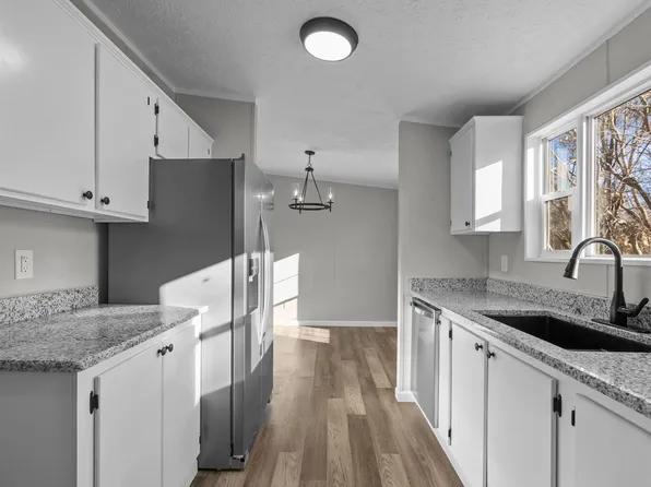 65 Leas St, Milton, NC 27305