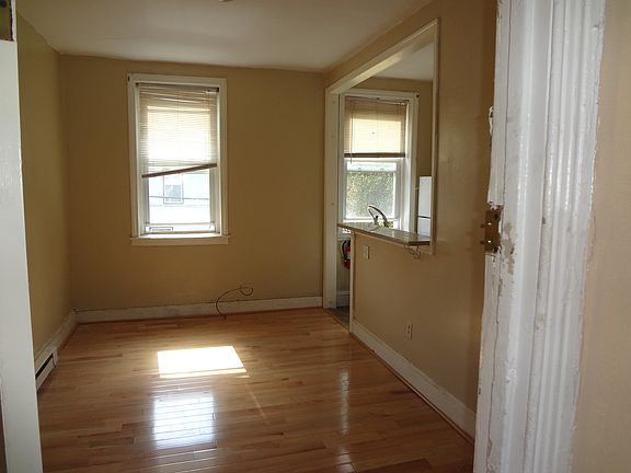 5th image of 2227 Catharine St