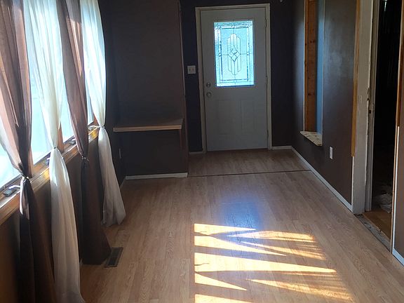 5th image of 416 4th Ave NE