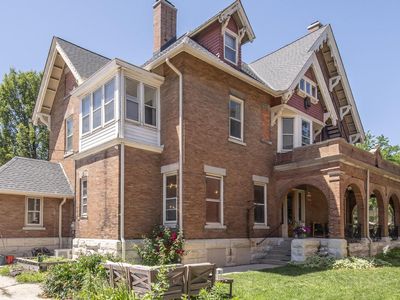 2929 West Highland BOULEVARD, Milwaukee, WI, 53208
