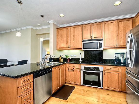 3rd image of 3887 Pell Pl Unit 327