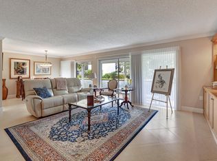 6890 Willow Wood Dr APT 203, Boca Raton, FL 33434