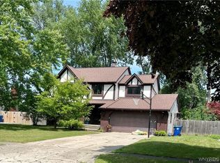 36 Woodshire St N, Getzville, NY