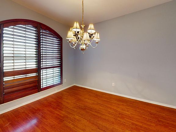 5th image of 11360 Larkwood Cir