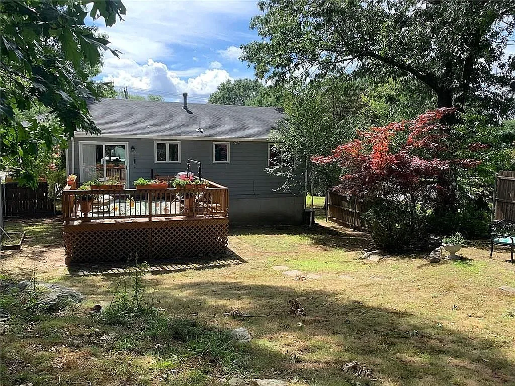 3 bed, 1.5 bath, 1778 sqft, $3,000 — Photo 2