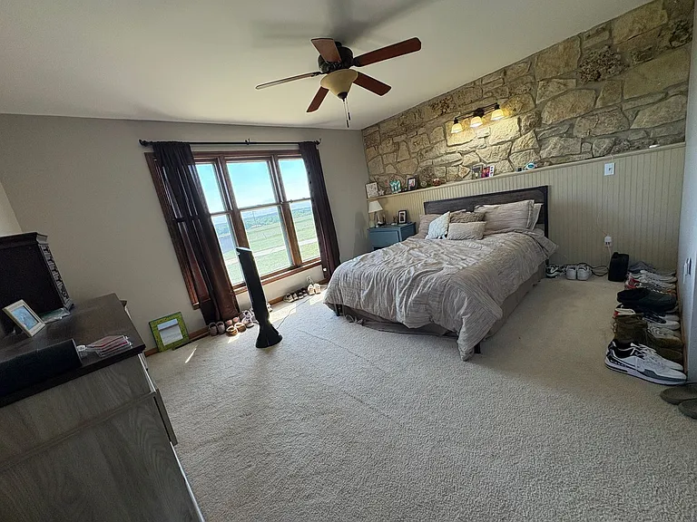 4676 N Dwight Dr — Photo 16