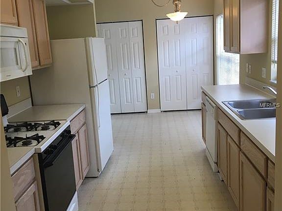 4th image of 27618 Sky Lake Cir