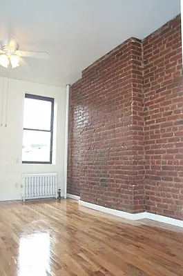 Rented by Tower Brokerage | media 16