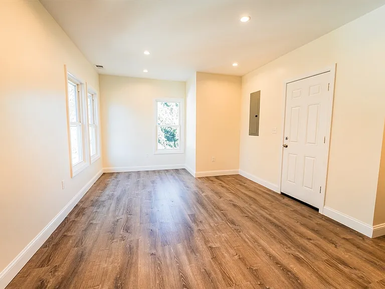 340 E Main St #2 — Photo 5