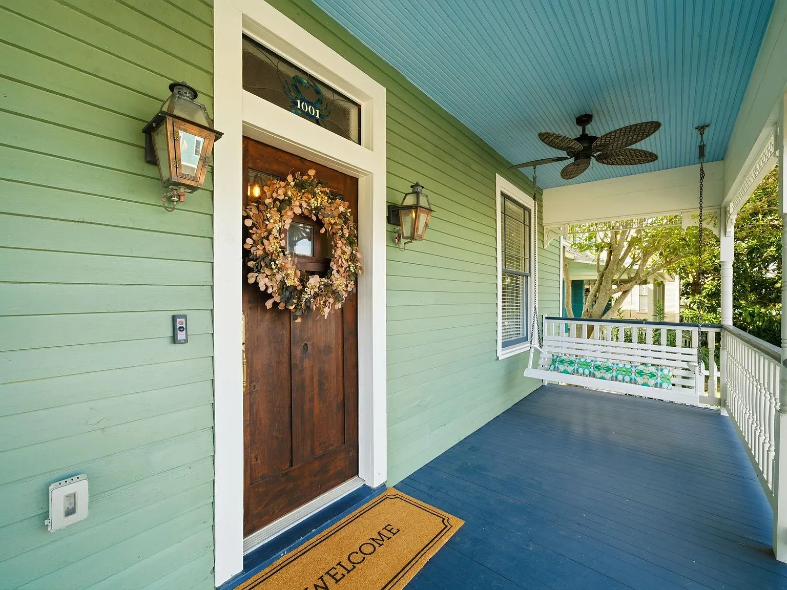 5 bed, 2.0 bath, 1782 sqft, $3,500 — Photo 2