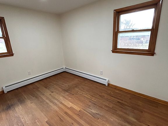 5th image of 15 Bennett Ct