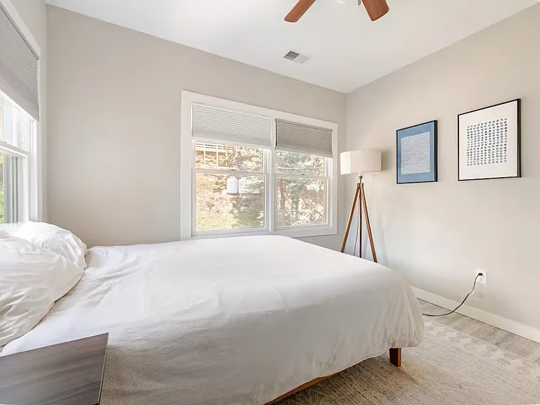 307 Lakeside Blvd — Photo 24