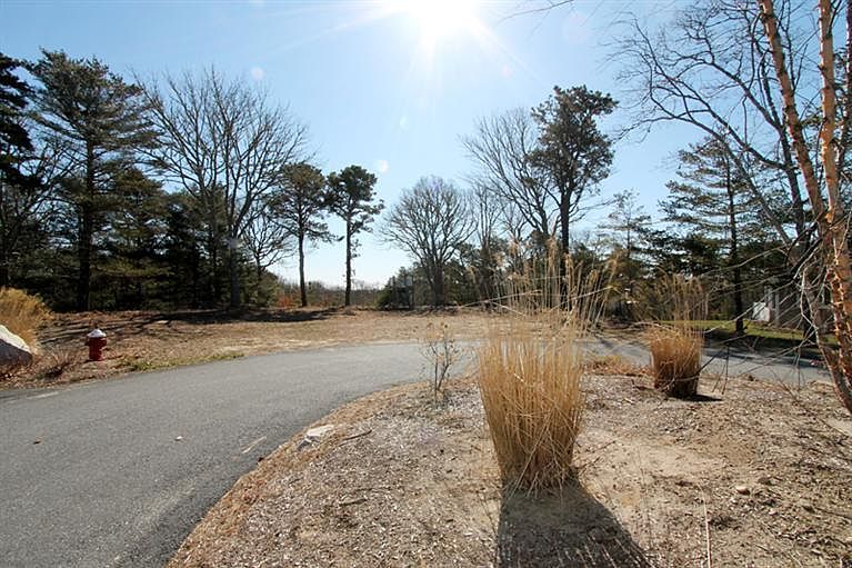 2nd image of 12 Lindsay Lane
