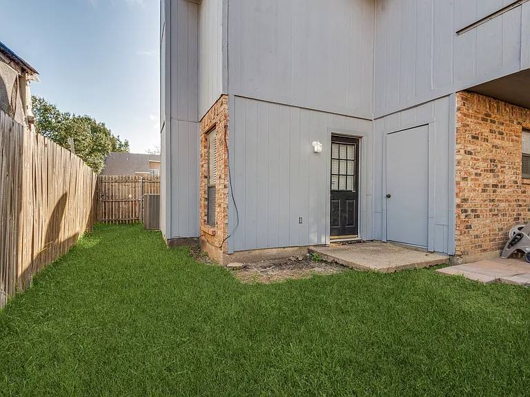 2617 Isbella Dr — Photo 26