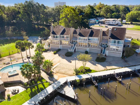 717 Bienville Blvd APT B2, Ocean Springs, MS 39564