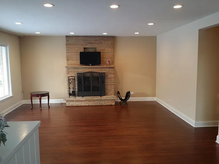 635 Parkwood Ave — Photo 2