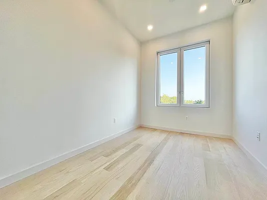 Rented by Doorway NYC, LLC | media 32