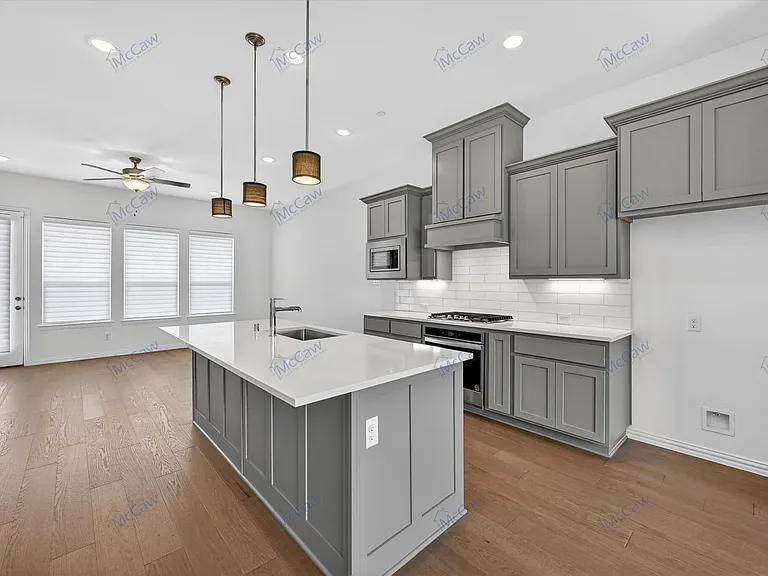3717 Island Vista Dr — Photo 3