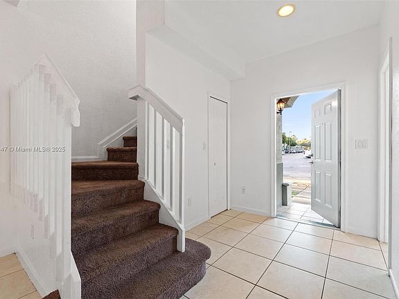 4th image of 1406 SE 26th Ct #311