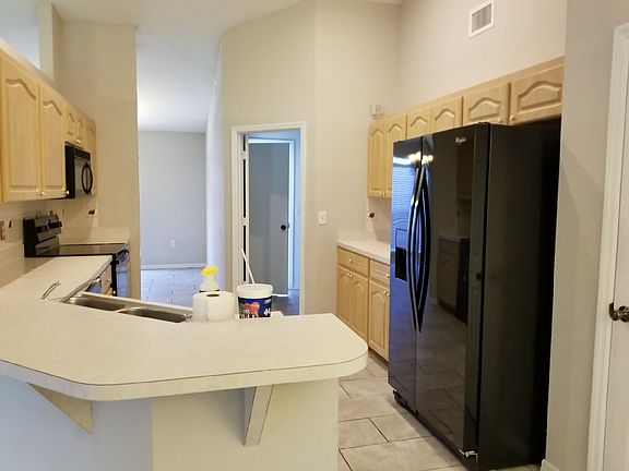 4th image of 2635 Green Valley Dr