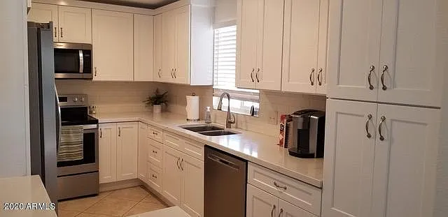 2 bed, 2.0 bath, 1384 sqft, $1,900 — Photo 3