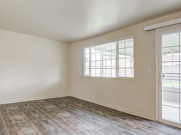 3rd image of 3041 2nd St #4B-2Ba