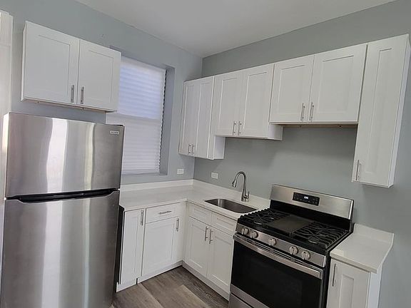 2nd image of 2230 S Sawyer Ave #2R