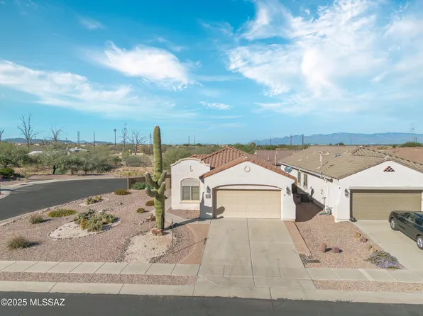 596 W Calle Media Luz, Sahuarita, AZ 85629