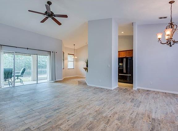 5th image of 722 Theodore Vail St E