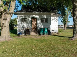 10 N Secor St, Bricelyn, MN 56014