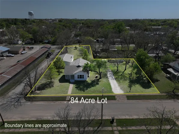 402 W Ross St, Hamilton, TX 76531