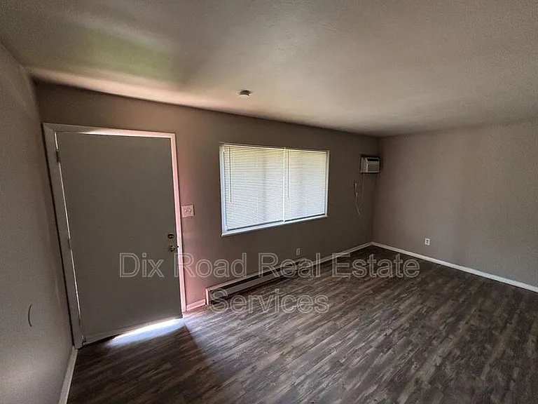 414 Mars Dr #2 — Photo 5