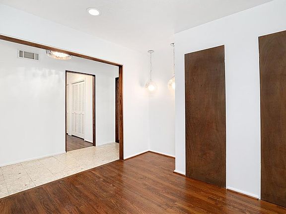 5th image of 9614 Buxhill Dr