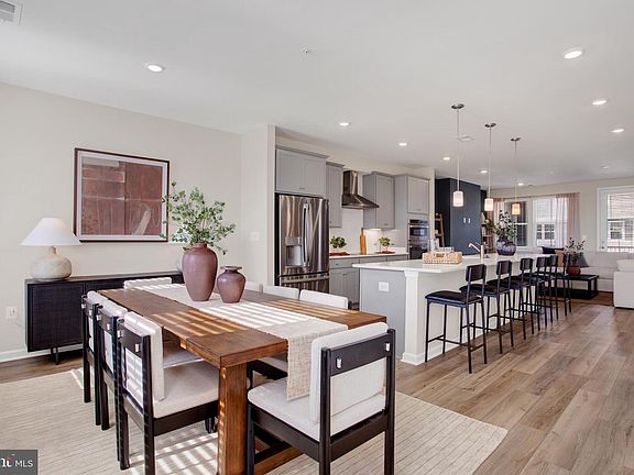 2nd image of 9637 Hummingbird Way