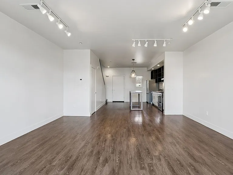 The Broadway Triangle - Residential — Photo 11