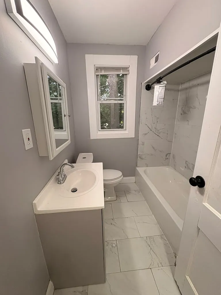 3 bed, 1200 sqft, $1,825 — Photo 4