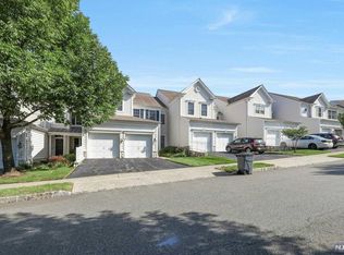 10 Independence Trl, Totowa, NJ 07512