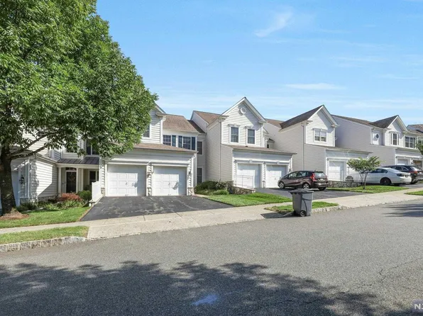 10 Independence Trl, Totowa, NJ 07512