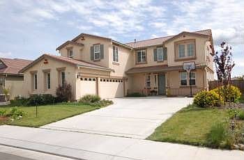 1st image of 208 Brighton Ct